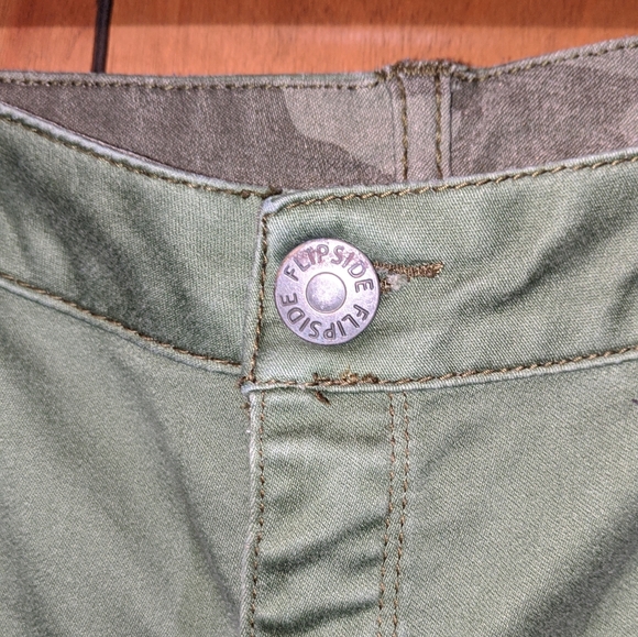 Reversible Camo/Green Jeans - Picture 3 of 6